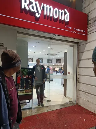 The Raymond shop — photo 2