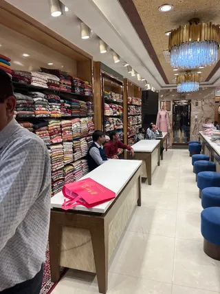 Lucky Silk Store by KB, Rajouri Garden (House of KB) |Bridal |Lehengas |Sarees |Suits |Anarkalis |Readymades — photo 1