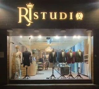 R J Studio — photo 2