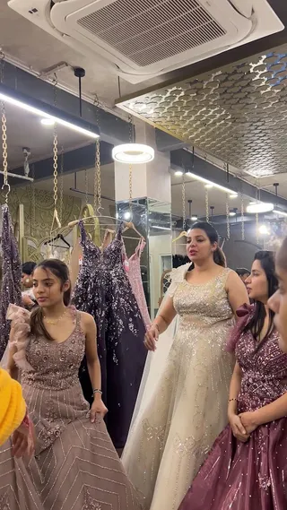 SATRANG - THE GOWN STORE (चाँदनी चौक वाले) — work photo 5