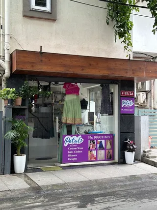 Petals Boutique — photo 3