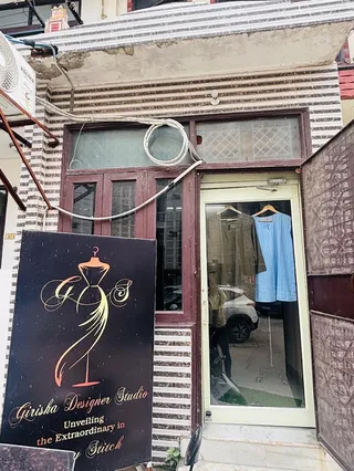 Girisha Designer Studio - Boutique in pitampura | female tailoring | Western Clothes| Indowestern Clothes — work photo 2