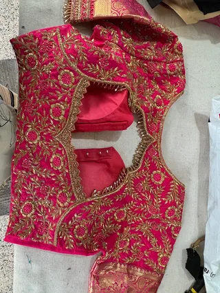 Blouse well — work photo 6