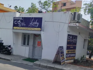 Lucky tailor & brand finish alteration service — photo 3