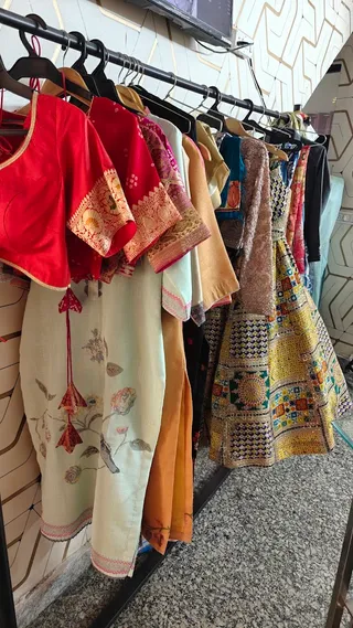 Dhriti boutique ladies suits & tailoring — photo 1