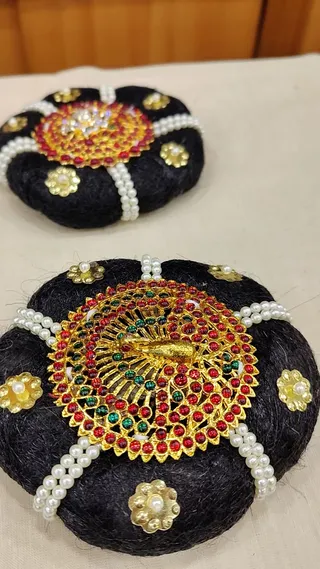 Shanthi Tailors Pvt Ltd. Bharathnatyam dress and temple jewellery — work photo 7