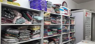 Mannequin tailor shop — photo 1