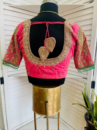 Ayil Tailoring Studio | Tailoring Your Thoughts | Aari work | Customised Boutique | Fashion Designer | Brooches work — photo 1