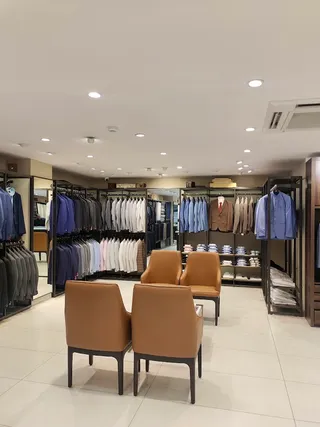 The Raymond shop — photo 1