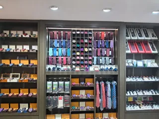 The Raymond shop — photo 3