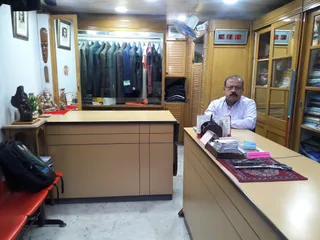 Renowned Tailoring House — photo 1