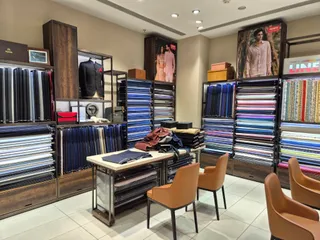 The Raymond shop — photo 3