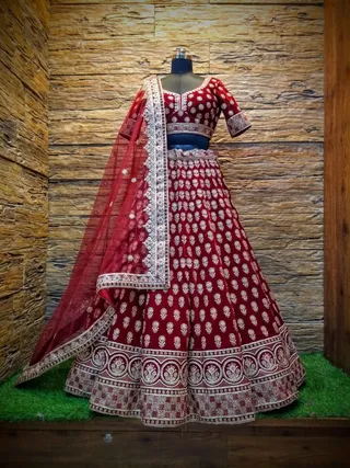 Deluxe Ladies Tailor — photo 2