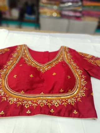 Bhavi Ladies Tailor --The stitching studio & dress materials(Bombay vala) — photo 2