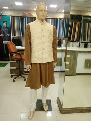 DECENT TAILOR & OM GATH BANDHAN — photo 1