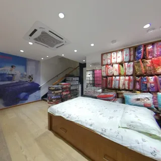 THE RAYMOND SHOP — photo 2