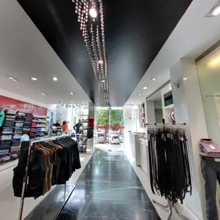 The Raymond shop — photo 1