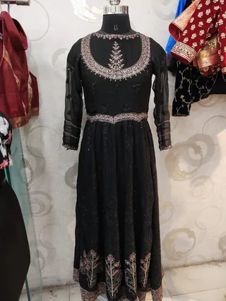 Sonika Ladies Tailor | Best Ladies Tailor In Lucknow / Women's Tailor / Wedding Gowns / Formal Wear — photo 3