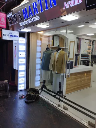 Mens martin hazratganj — photo 2