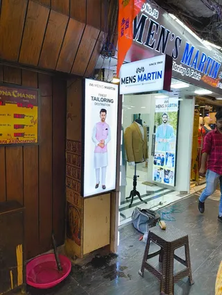 Mens martin hazratganj — work photo 6