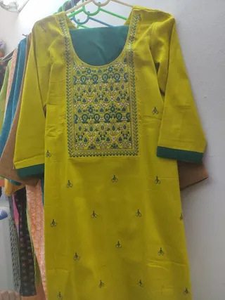 Fashion tailors ladies suit and blouse — photo 3