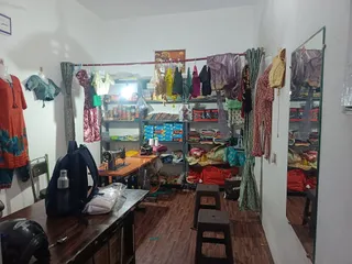 Shri Anmol Boutique & Ladies Tailor : श्री अनमोल बुटीक एवं लेडीज टेलर — photo 1