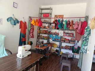 Shri Anmol Boutique & Ladies Tailor : श्री अनमोल बुटीक एवं लेडीज टेलर — photo 3