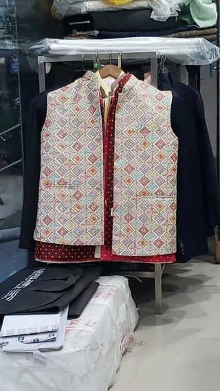 Lexi Mens Tailors — photo 1