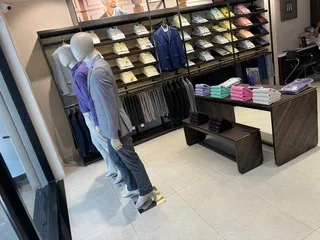 The Raymond shop — photo 1