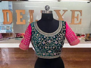 Deluxe Boutique & Ladies Tailors — photo 2