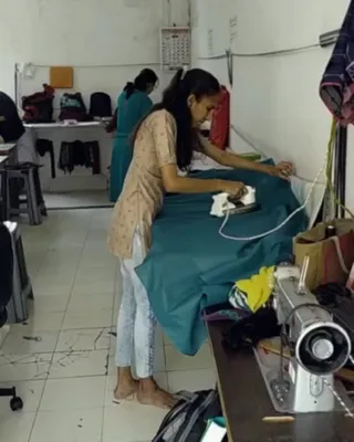 Om Fashion tailoring cutting class — photo 3