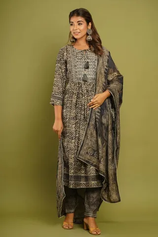 Padmawati's Rang — work photo 6