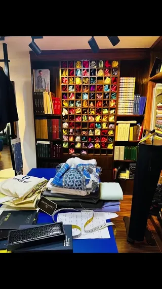 THE BLUE SUIT — photo 3