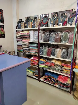 Monalisa Boutique — photo 2