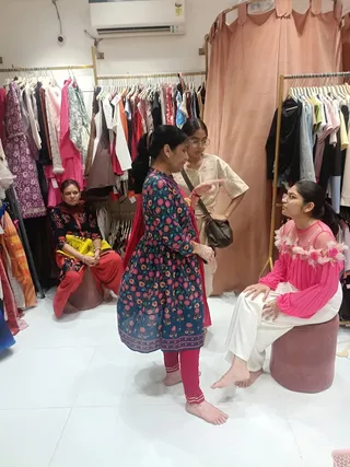 ESTILO BY PALLAVI — work photo 7