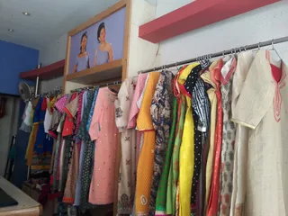 Vareli Tailors — photo 1