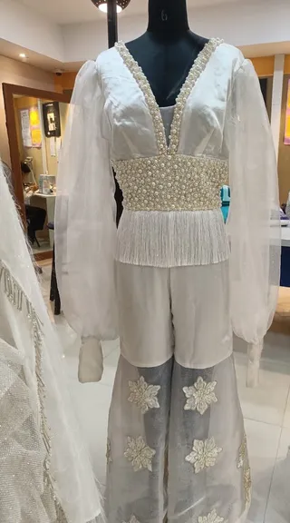 A R Fashion Designer Boutique. — work photo 4