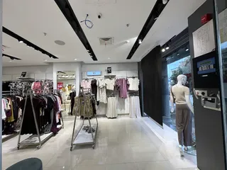 TRENDZ ZONE — work photo 5