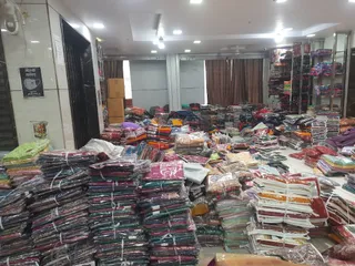 Raja Textiles, Raj Shree Saree Centre — photo 1