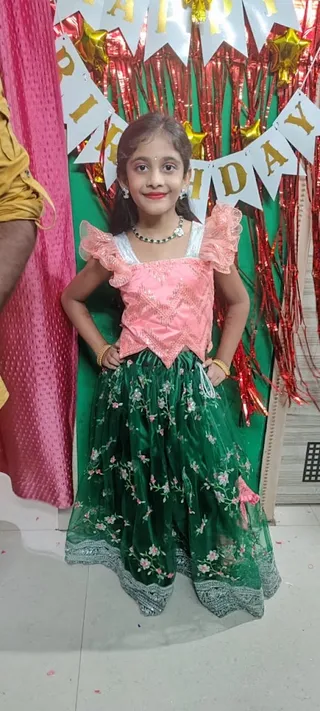 K N P FASHIONS — work photo 1