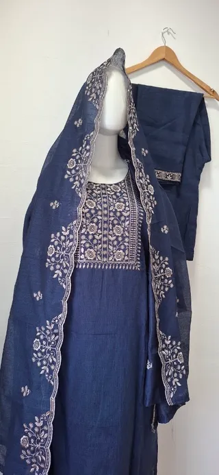 Lullaby 's Aayisha stitching centre and readymades — photo 3