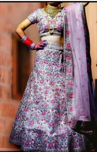 JAGRUTI BOUTIQUE — photo 1