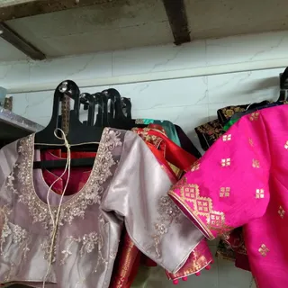 JAGRUTI BOUTIQUE — photo 3