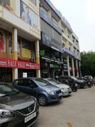 The Raymond shop — photo 2