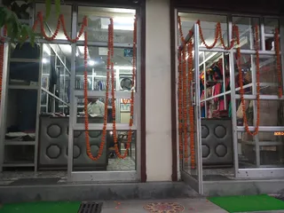 Student Tailors (ladies and gents) and dry cleaners. — photo 1