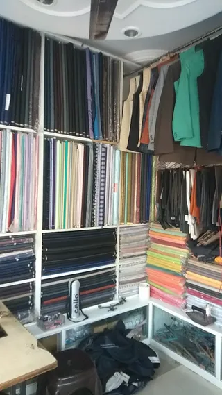 Leon's Tailors and Raymond clothes — photo 1