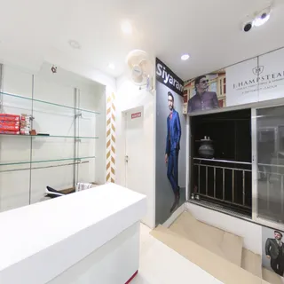 SALRIO LADIES TAILORS AND MATERIALS — photo 1