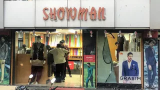 SHOWMAN — photo 1
