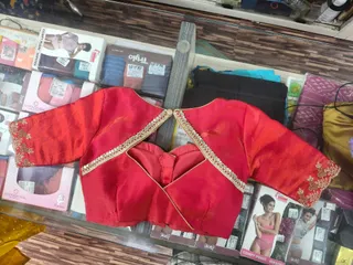 PRIYA FASHION HUB & BOUTIQUE — photo 1