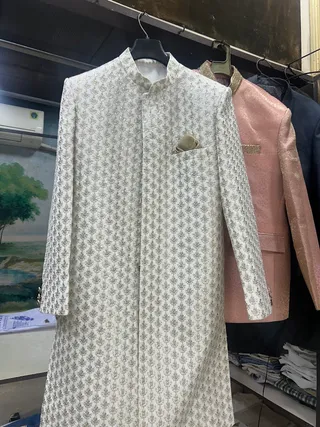 Bond's Tailors — photo 2